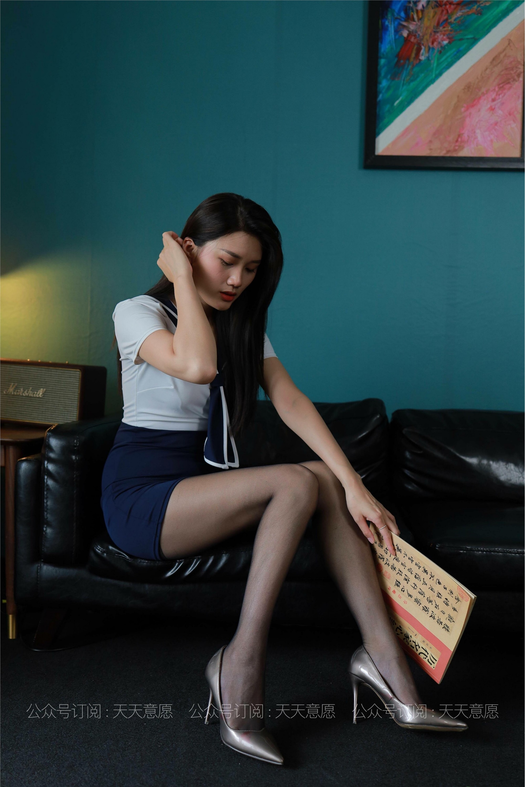 IESS异思趣向 - 模特：羽西《沙发上的黑丝》